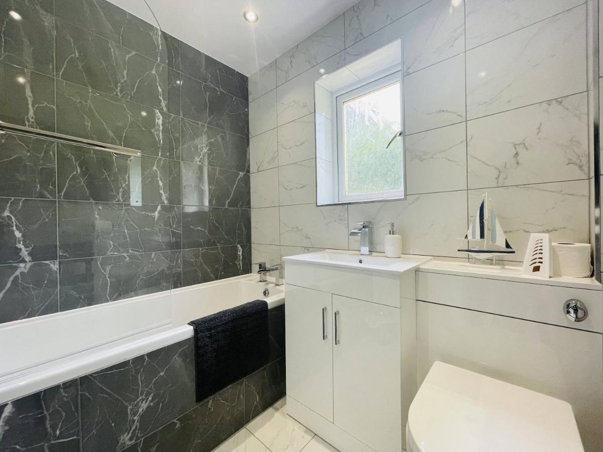 Central Hamilton House Ngoại thất bức ảnh
